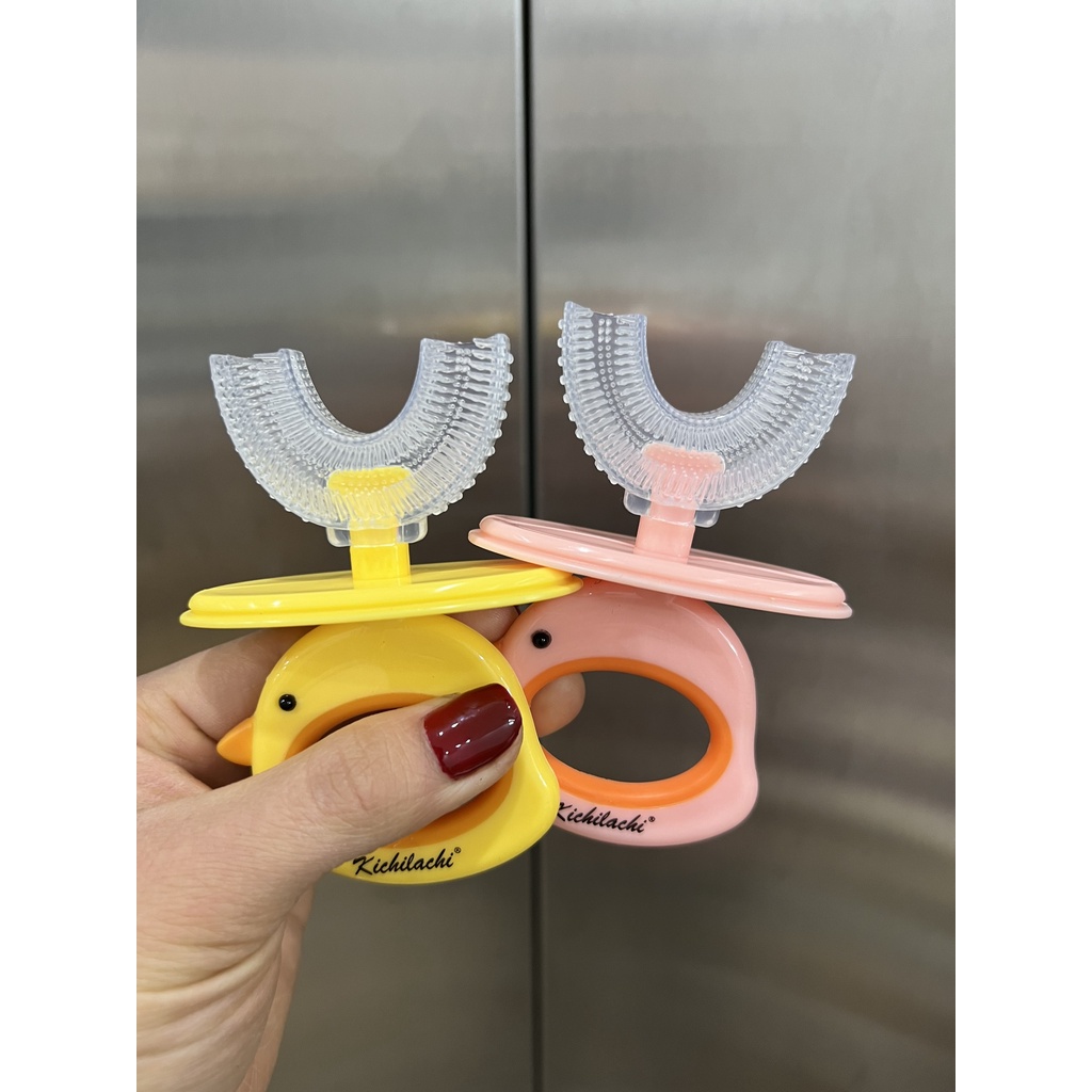 Bàn chải đánh răng cho bé KICHI chữ u chất liệu Silicon chịu được lực cắn, cho bé từ 2 tuổi - 6 tuổi bàn chải kichi gà