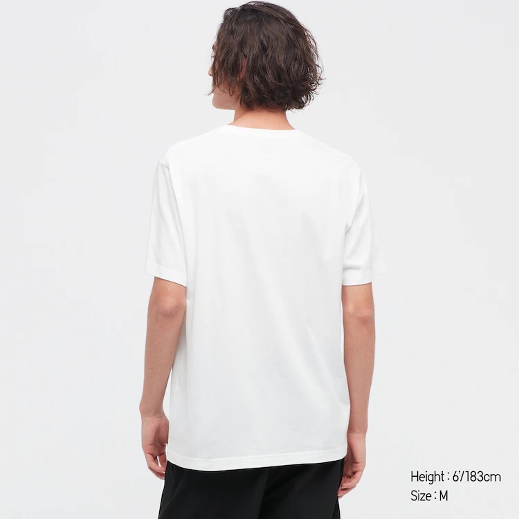 Áo thun in họa tiết Uniqlo UT T-Shirt - Mickey Stands UT