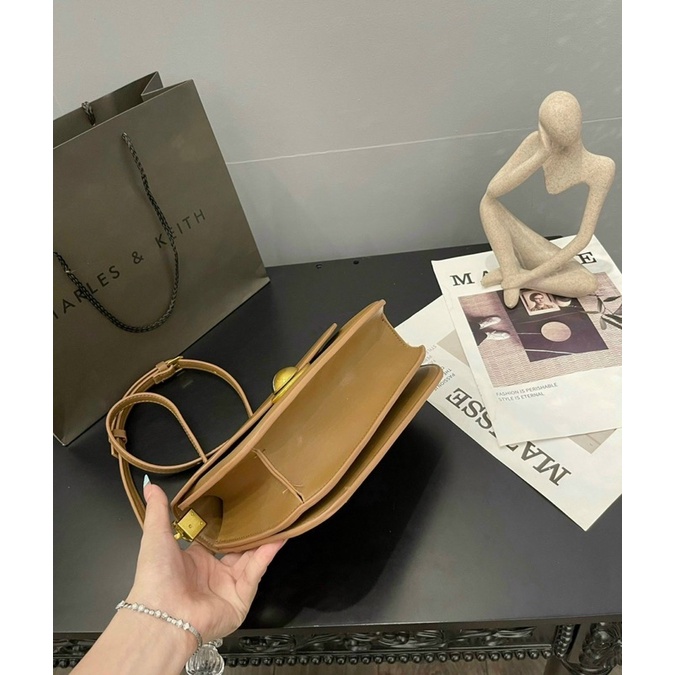 sale Túi xách đeo chéo khoá tròn pero size 22(hàng qc l1)