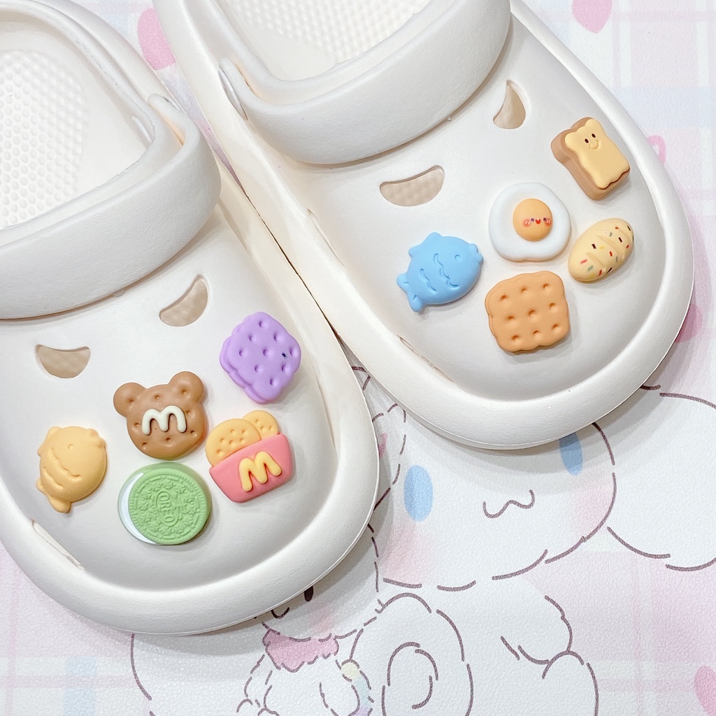 crocs Sticker shoes sticker for cross sandalsSet 10 Nút Hoạt Hình Trang Trí Giày Dép Crocs jibz