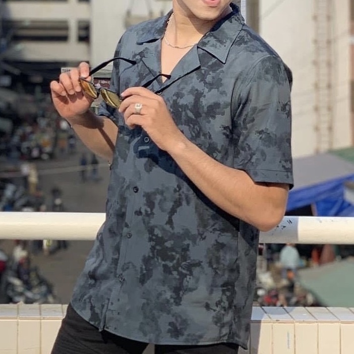 Áo Sơ Mi Hoạ Tiết DARK SKY Tay Ngắn Cổ Vest Thời Trang Unisex Vải Lụa Chéo