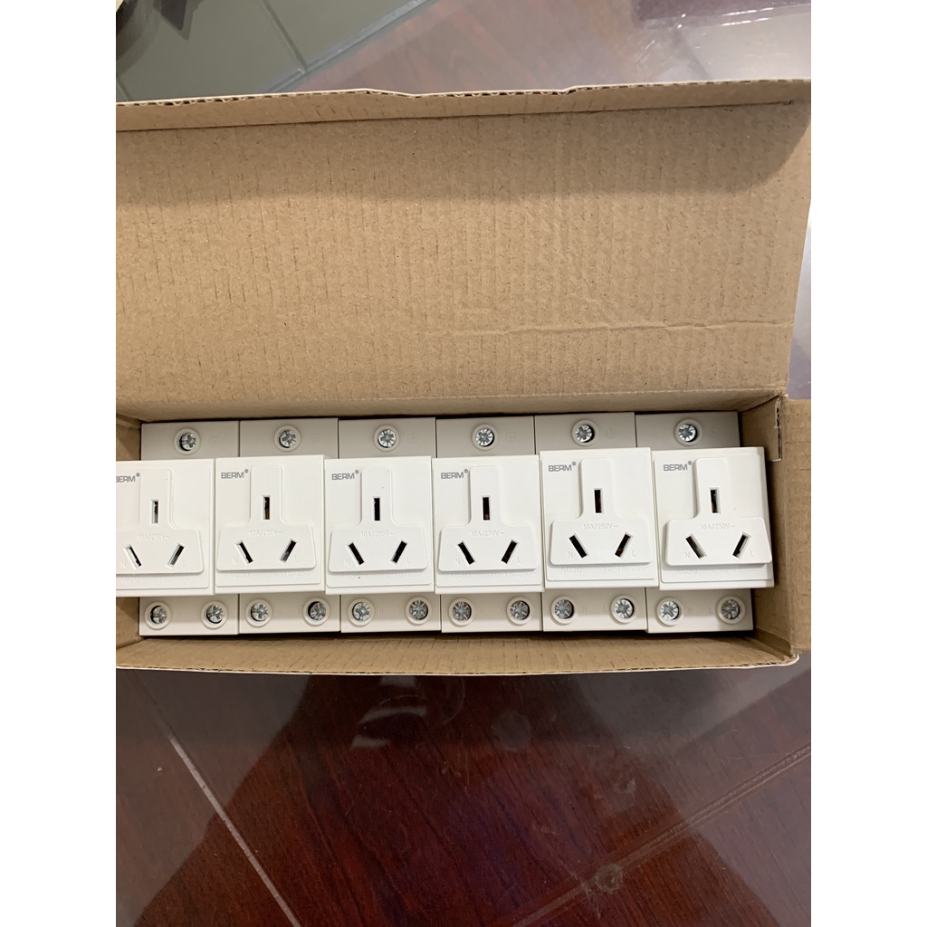 Ổ cắm cài thanh DIN BERM  AC30 hàng chất lượng.