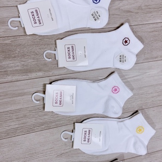 Tất cổ ngắn huy hiệu ngôi sao màu trắng