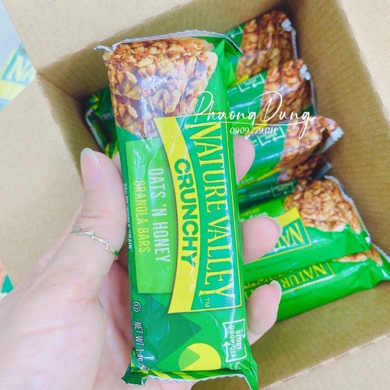 Thanh bánh ngũ cốc yến mạch Crunchy Granola bars oats honey Nature Valley Mỹ