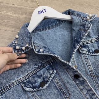 Áo khoác jeans đính cườm