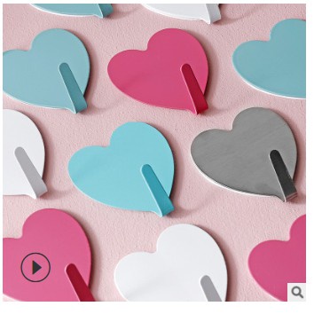 Bộ 5 móc dán tường hình trái tim