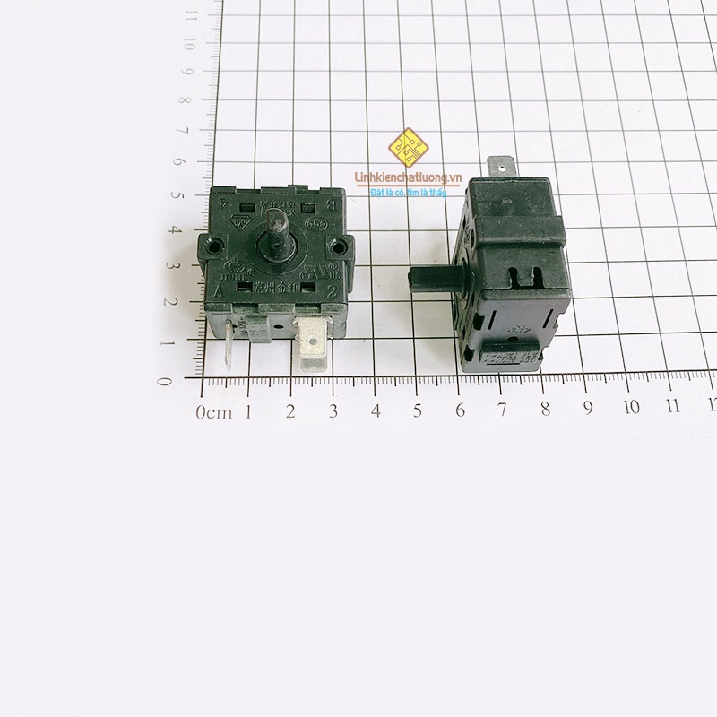 Combo 2 chiếc công tắc quạt sưởi xoay 3 chân