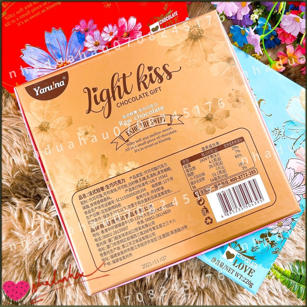 Hot Valentine - Một hộp sô cô la tình nhân Light Kiss nguyên chất Yaruna Hongkong hộp 220gam 3 màu kèm túi xách