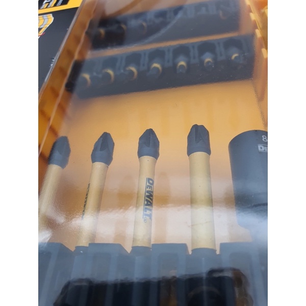 Bộ Mũi Khoan Vặn Vít Đa Năng Kèm Kính Bảo Hộ , Kèm Ly Giữ Nhiệt DEWALT DT70740T DT70707-QZ - Chính Hãng