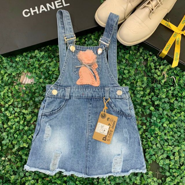 Yếm jeans cho bé gai
