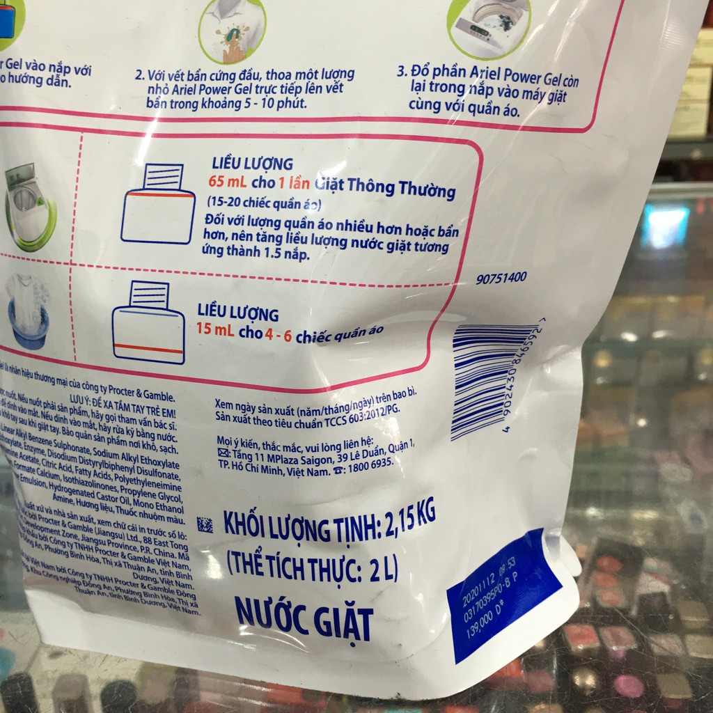 Nước giặt Ariel Matic Hương downy túi 2.15kg (2 lít)