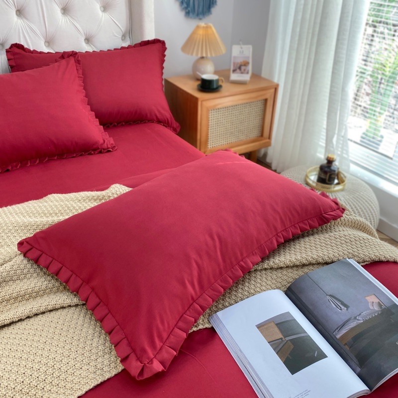 Bộ Drap &amp; Chăn Phao Cotton Tici Viền Bèo Đỏ