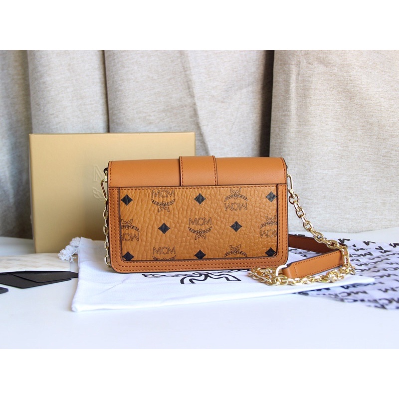 Túi đeo chéo nữ thương hiệu MCM da thật cao cấp bản quai da phối xích