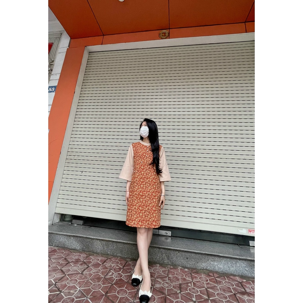 Váy nhung tăm hoa nhí cách tân tay lửng, cổ trong như hình