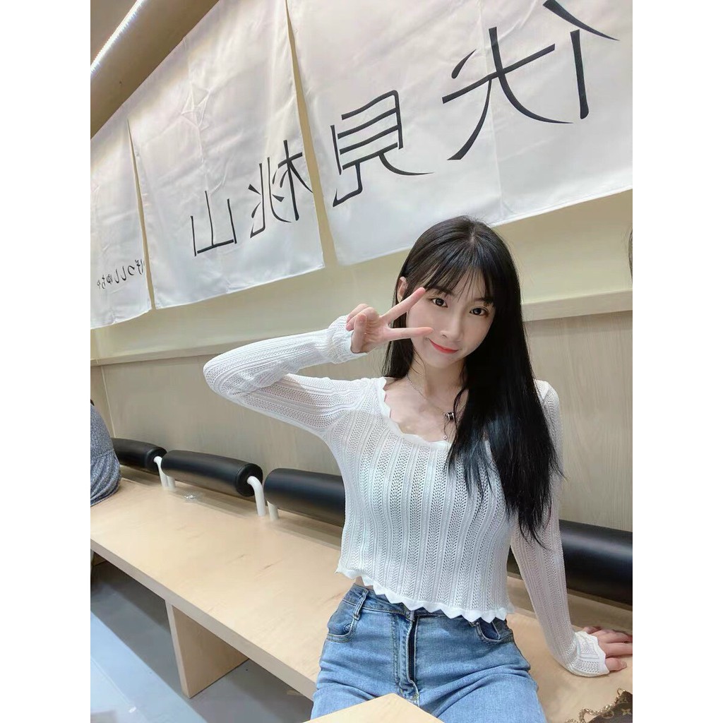 áo croptop thun gân tay dài viền ren cổ xinh hot tôn dáng