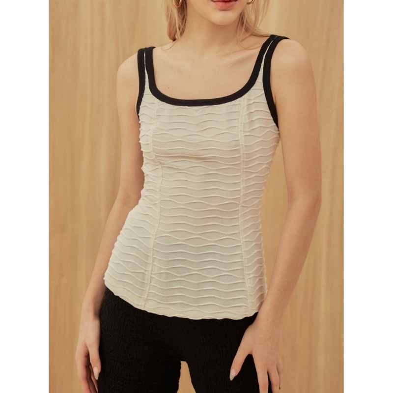 Pass Thanh lý Áo sát nách be viền đen Cocosin size M