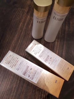 Nước Hoa Hồng hoặc Sữa Dưỡng Elixir Shiseido