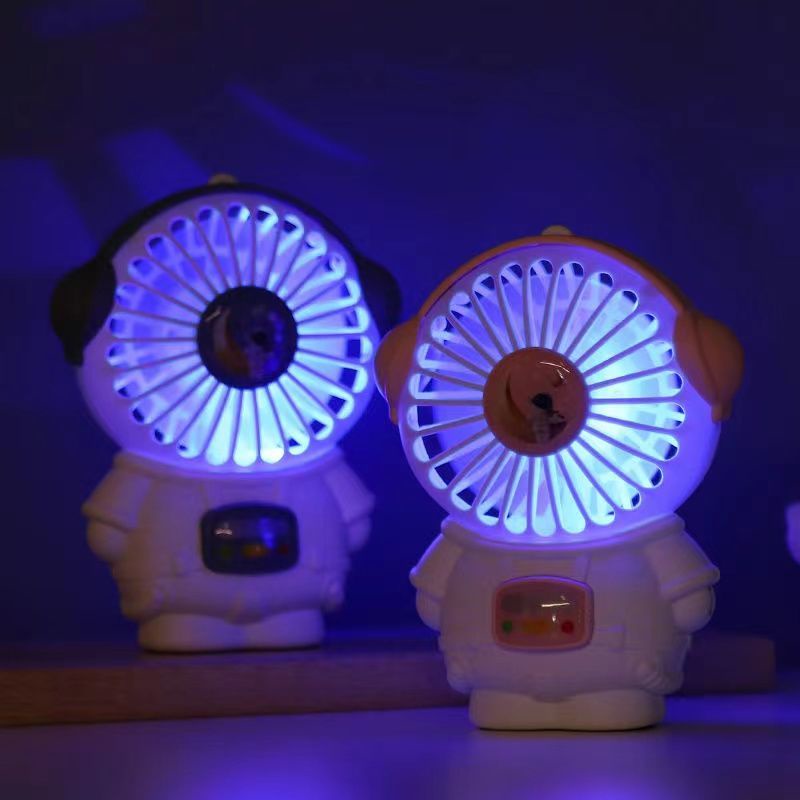 Quạt Mini Cầm Tay Hình Phi Hành Gia Sạc USB Tiện Dụng Mang Đi Du Lịch