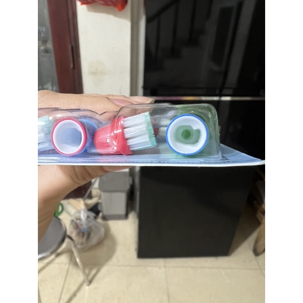 vỉ 4 đầu bàn chải đánh răng điện trẻ em Oral-B Braun