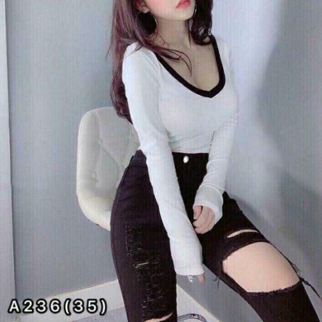 ÁO THUN DÀI TAY CỔ TIM PHỐI MÀU ĐEN TRẮNG