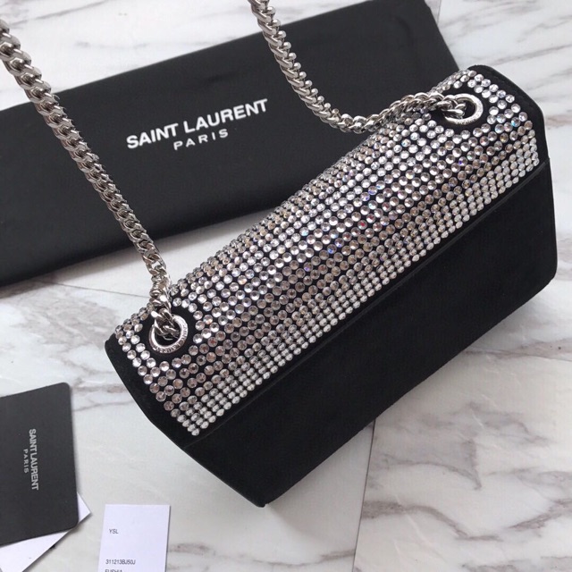 Túi đeo chéo đeo vai clutch đá logo mạ bạc tua rua da lộn màu đen fullbox có hộp