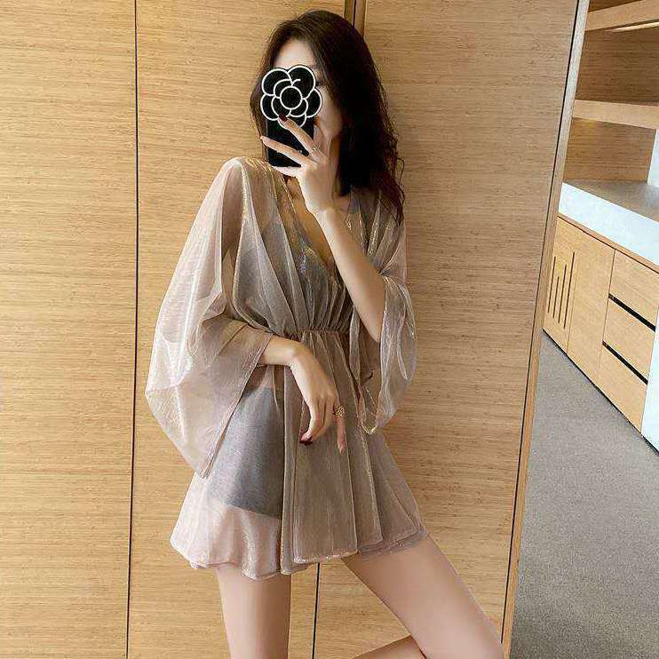 Set đồ bơi ba mảnh thiết kế dáng ôm phong cách quyến rũ thời trang mùa xuân cho nữ 2022