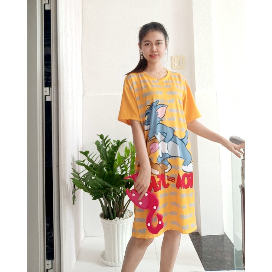 Đầm suông thun in chữ dáng dài form rộng | BigBuy360 - bigbuy360.vn