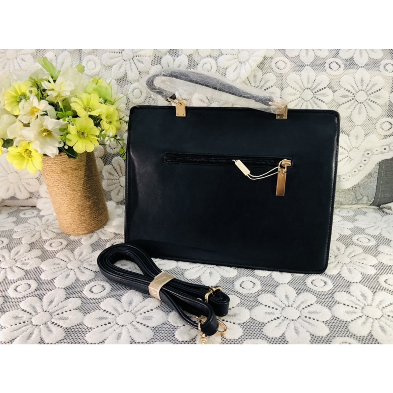 Túi công sở Bandolini trưng bày thanh lý