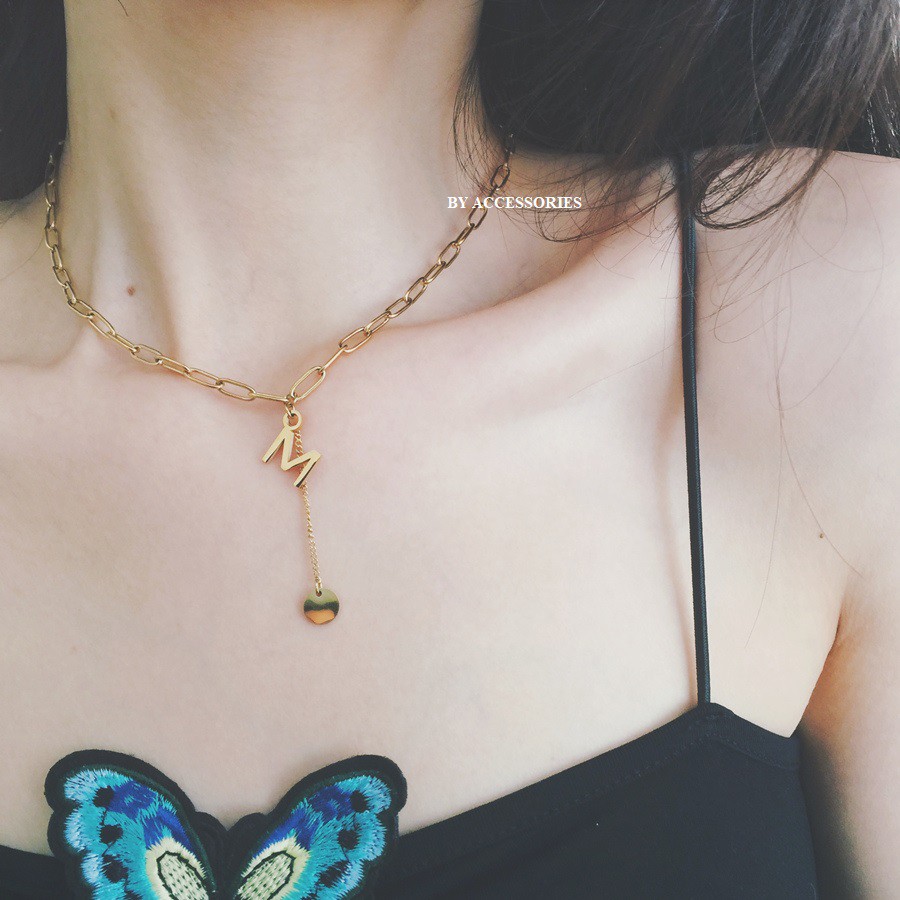 Vòng cổ titan xích chữ nhật bầu mảnh phối mặt chữ M không gỉ