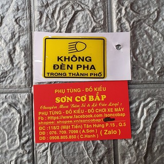 Tem dán xe máy nổi cảnh báo không đèn pha trong thành phố