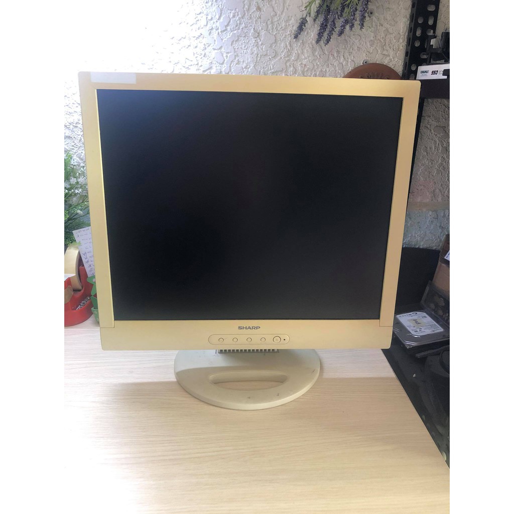 Màn hình Sharp 19inch