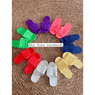 Dép tổ ong dẻo màu trơn cho bé!