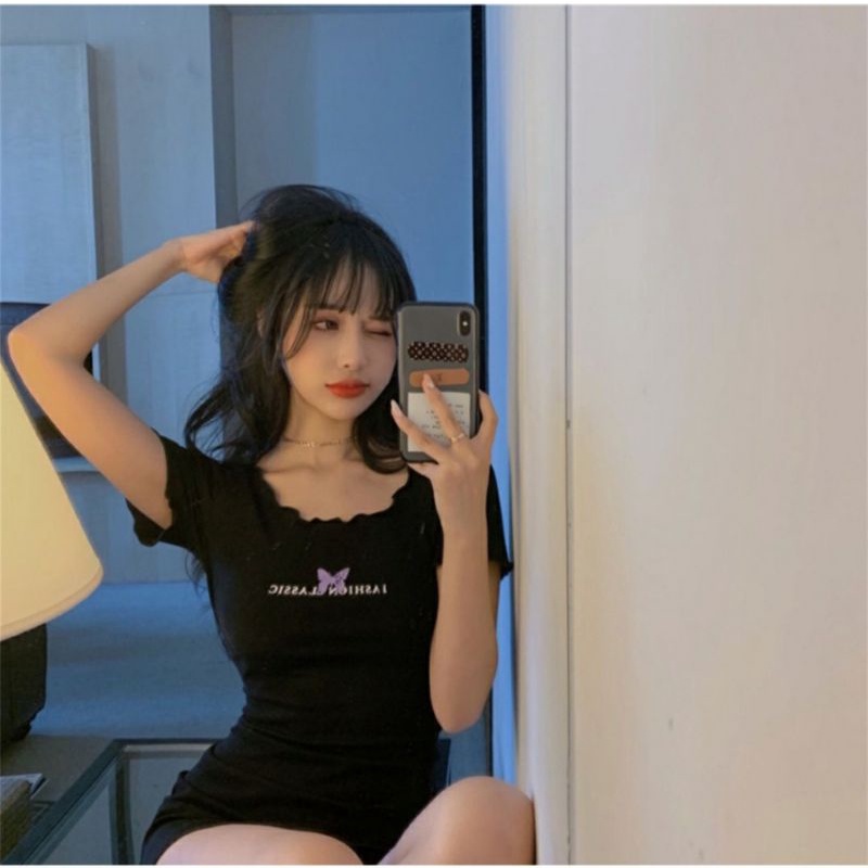 Đầm body tay ngắn cổ U thêu butterfly 😂