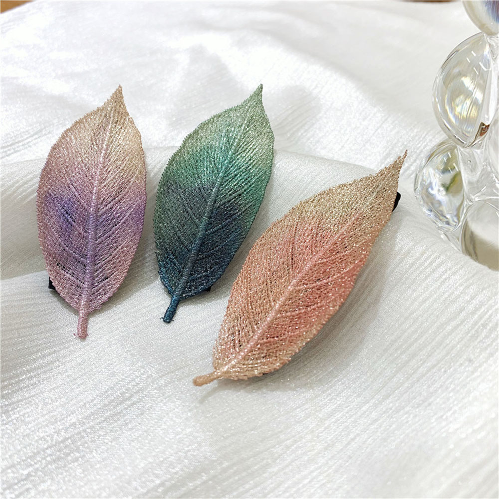 Kẹp Tóc Hình Chiếc Lá Màu Gradient Xinh Xắn Cho Nữ