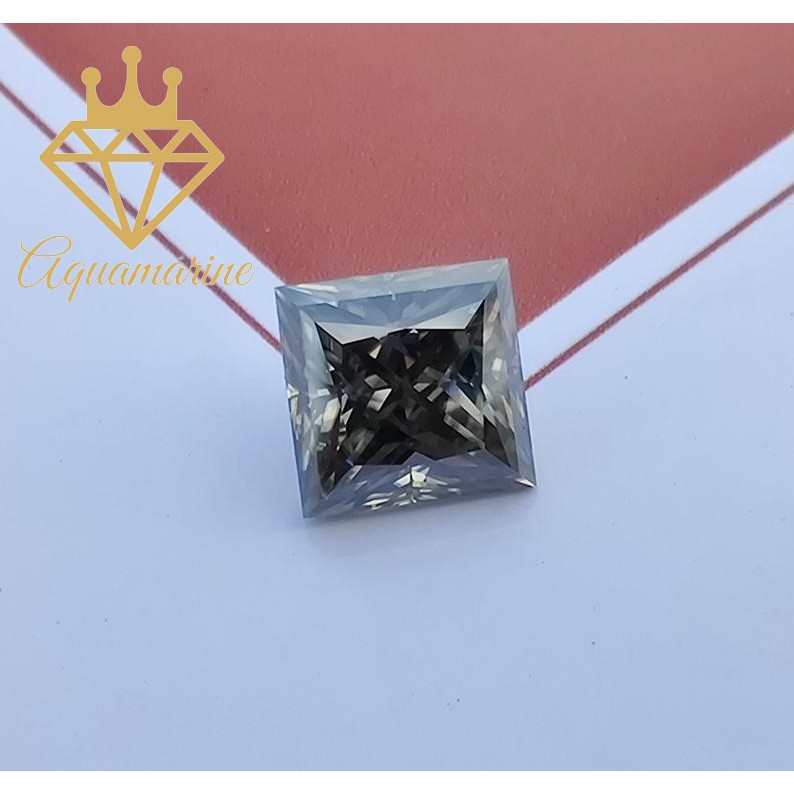 Kim cương nhân tạo Moissanite Princess màu xám