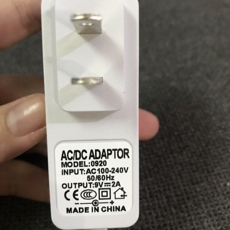 Sạc 9V 2A dùng cho máy hút sưa medela pump và spectra 9plus