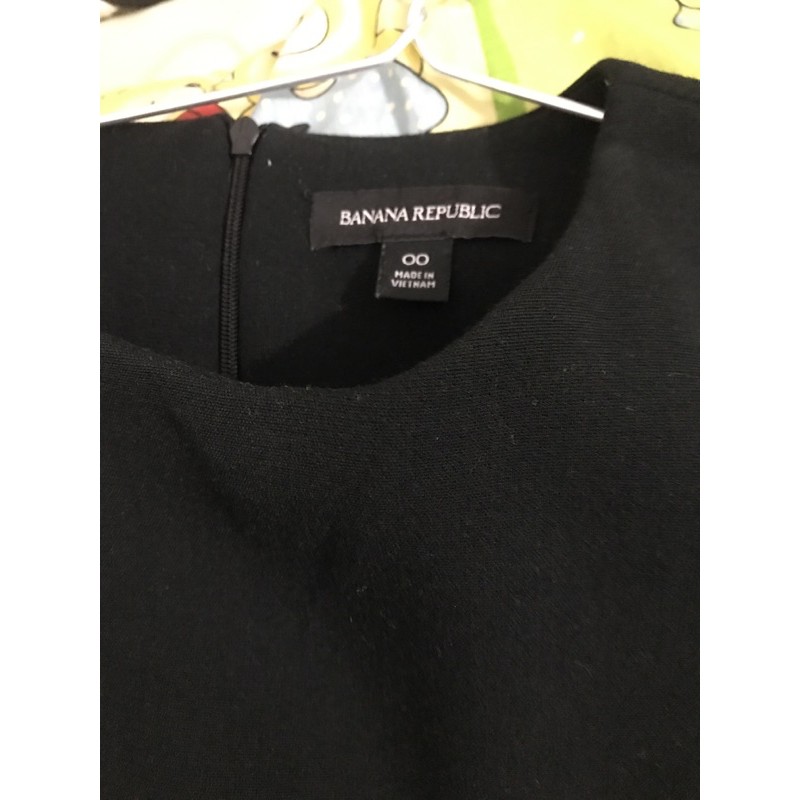 Thanh lý tủ đồ : Đầm đen m BANANA REPUBLIC
