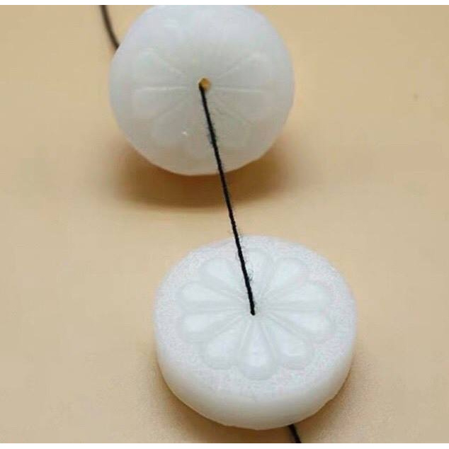 Bộ dụng cụ tranh thêu chữ thập ( sáp vuốt chỉ + kéo + cây gỡ chỉ) | BigBuy360 - bigbuy360.vn