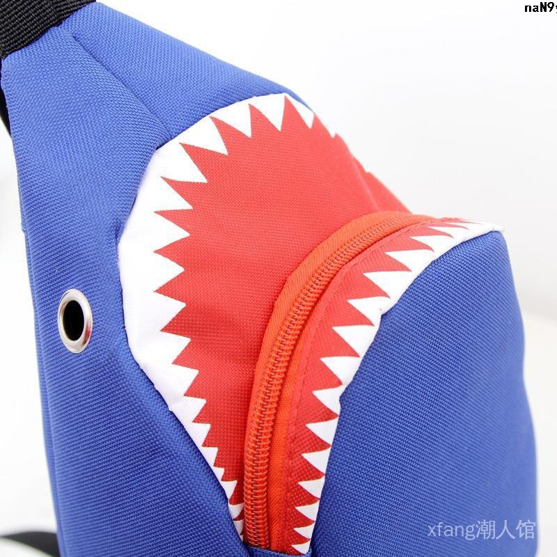 Túi đeo chéo ngực bằng vải Canvas thiết kế hình cá mập độc đáo