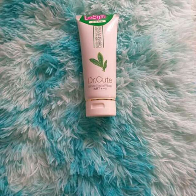 SỬA RỬA MẶT DR.CUTE TRÀ XANH
