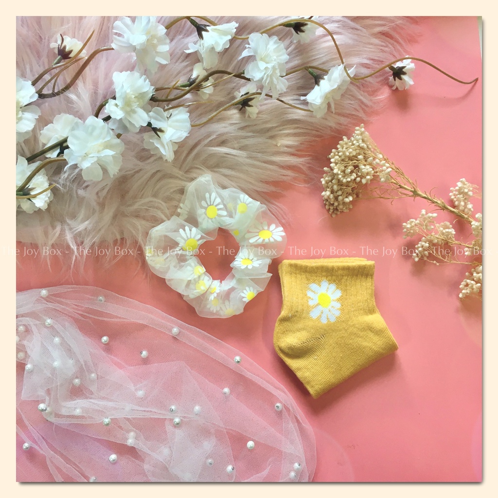 Quà tặng bạn nữ DAISY -  Combo sổ, bình nước, scrunchies chủ đề hoa cúc tặng bé gái, bạn gái, cô bạn thân THE JOY BOX