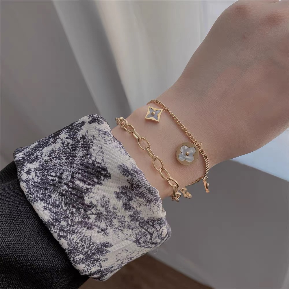 Vòng Tay Hai Lớp Bằng Thép Không Gỉ Mạ Vàng 18K Màu Sắc