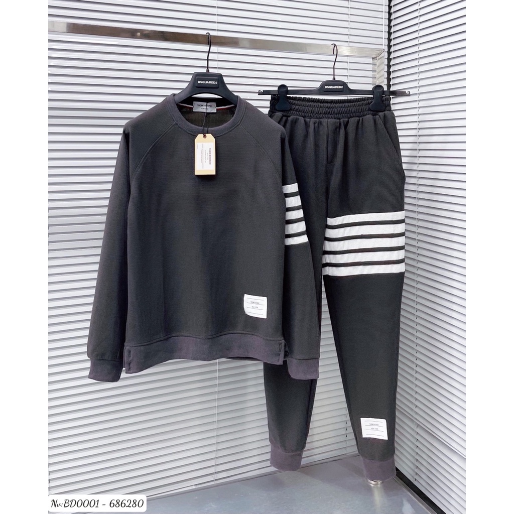 Bộ Thể Thao Nam Thom Kẻ Họa Tiết 4 Vạch Ngang Bắp Tay Và Bắp Đùi - Đồ Bộ Thu Đông Nam Nữ Thom Cao Cấp DT FASHION MENWEAR