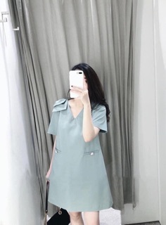 Váy xanh ngọc suông