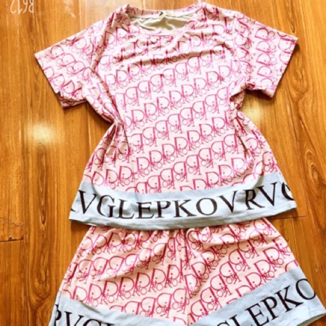 Váy thiết kế