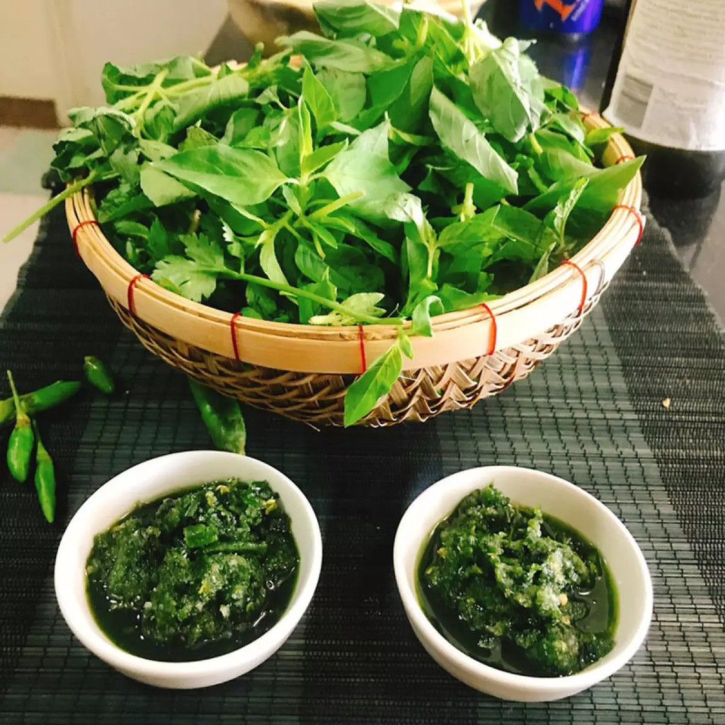 Lá É Tươi - Lá É Nấu Lẩu Gà Phú Yên
