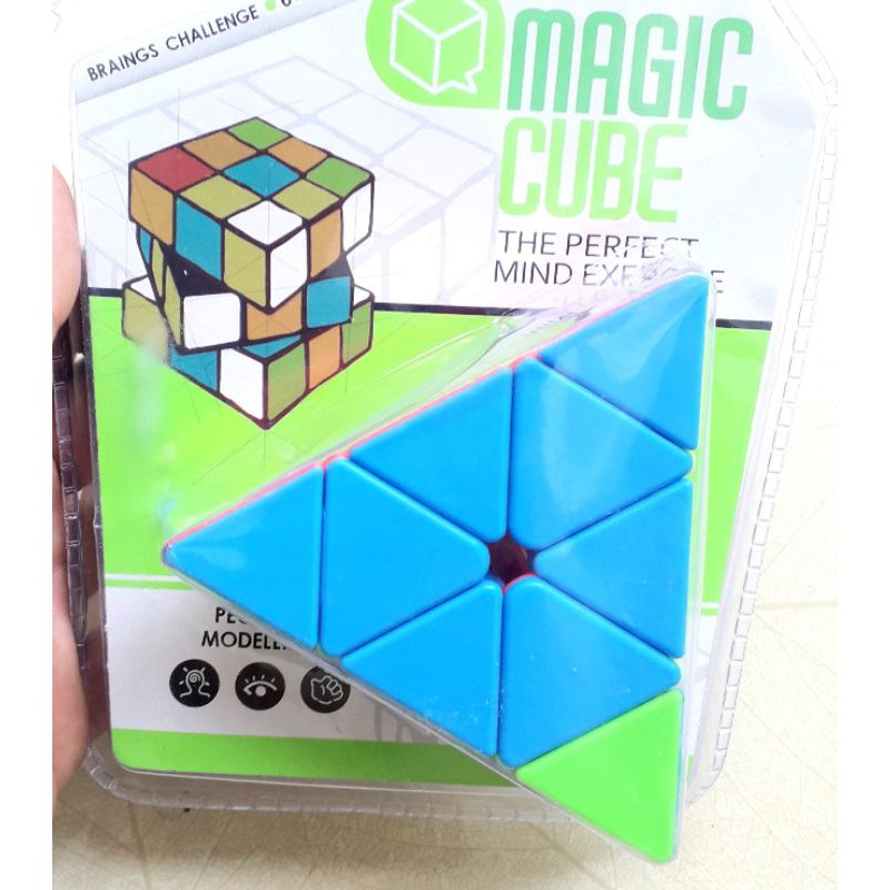 Rubik Tam giác kim tự tháp bằng nhựa rất đẹp