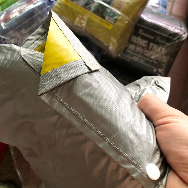 Áo Mưa Choàng 2 Lớp Có Kính Siêu Bền Không Thấm Nước Hồng Thắm, Made In Việt Nam