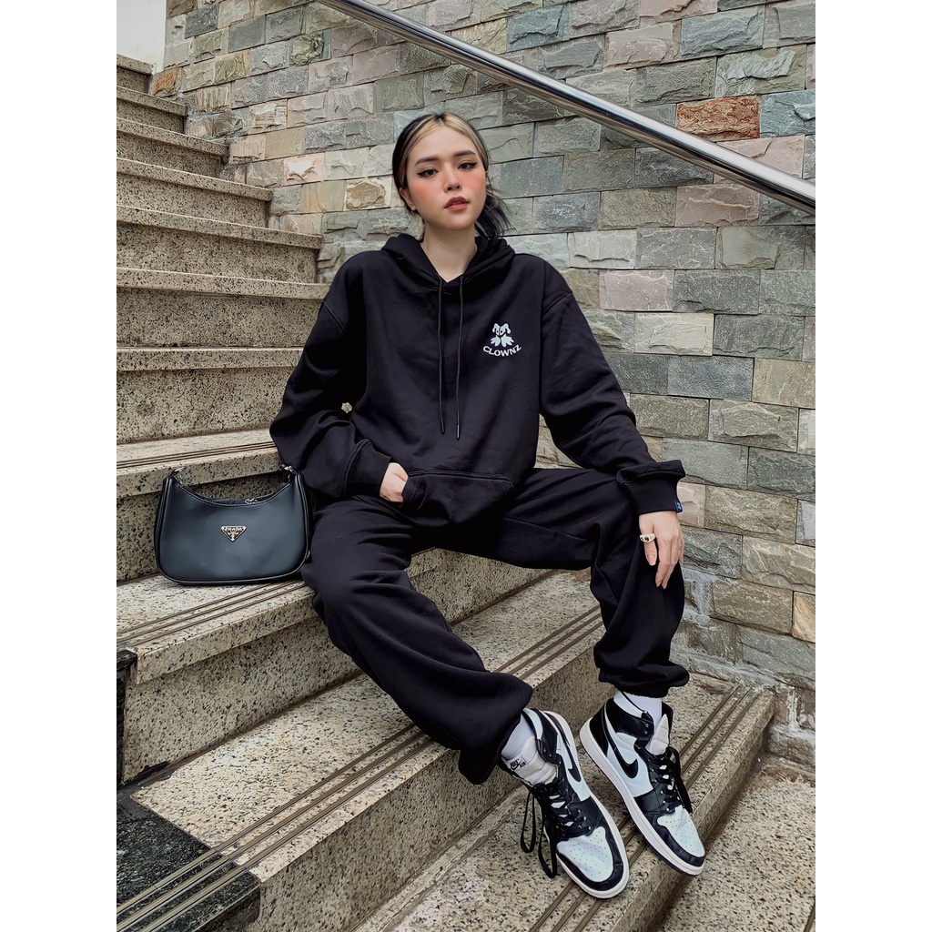 Áo hoodie local brand Clownz Basic trơn, 3 màu, vải nỉ bông, unisex nam nữ, form rộng | BigBuy360 - bigbuy360.vn