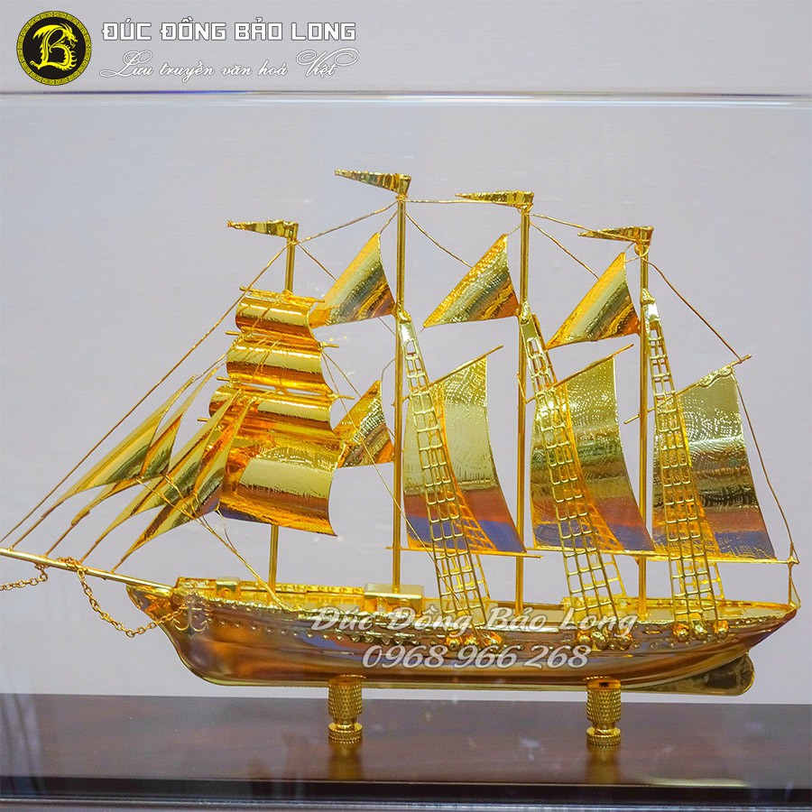 Thuyền Buồm Mạ Vàng quà tặng đẹp 31x21x11 (đế gỗ)